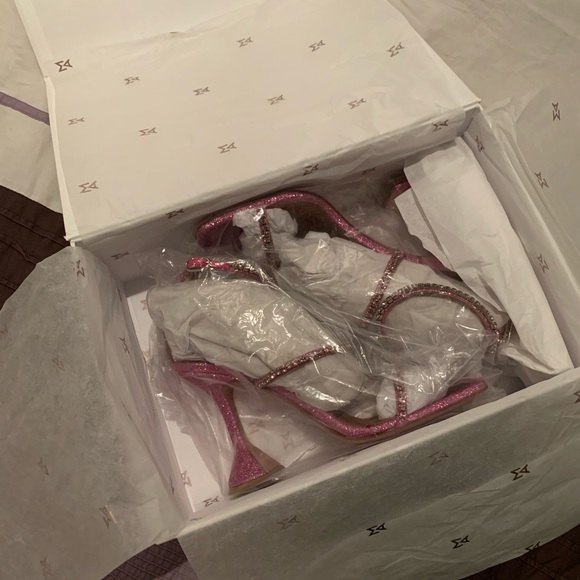 Gilda sandals - Picture 1 of 8